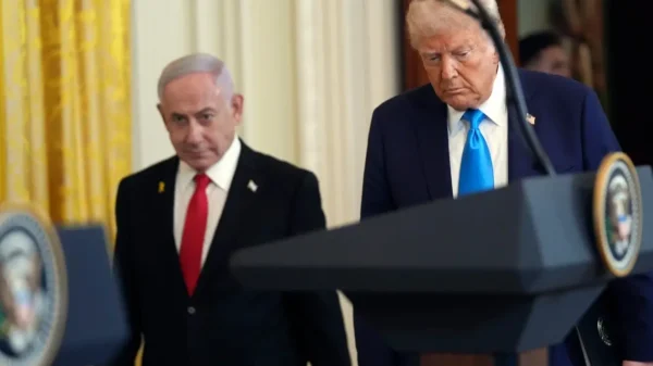 Foto com o presidente dos EUA, Donald Trump e o primeiro-ministro de Israel, Benjamin Netanyahu